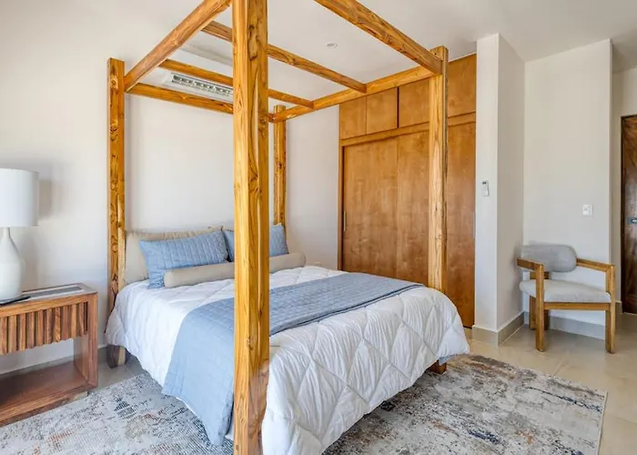 Modern With Rooftop Lounge, Pools, Gym, Pickleball & Netflix Access Сasa de vacaciones Cabo San Lucas