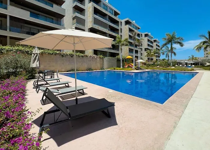 Сasa de vacaciones Modern With Rooftop Lounge, Pools, Gym, Pickleball & Netflix Access