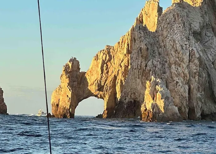 Сasa de vacaciones Modern With Rooftop Lounge, Pools, Gym, Pickleball & Netflix Access Cabo San Lucas